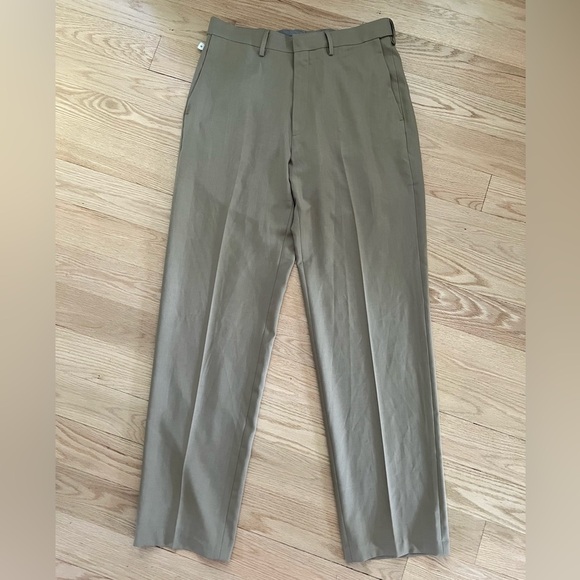 Haggar Other - Haggar Premium Stretch Dress Pants Trousers Classic Fit NWT 32x32